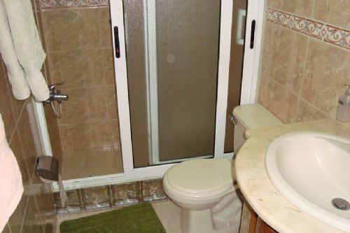 'bath 1' Casas particulares are an alternative to hotels in Cuba. Check our website cubaparticular.com often for new casas.
